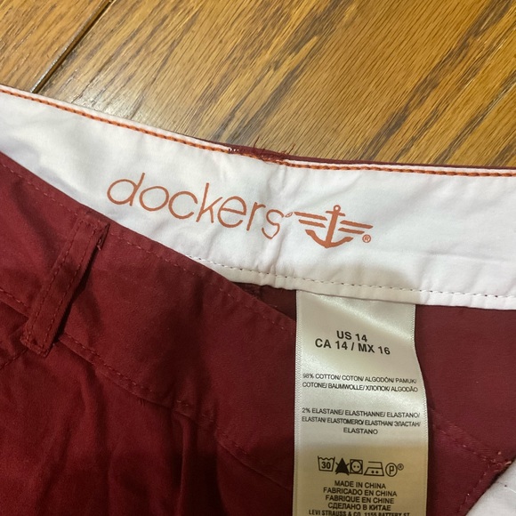 Dockers Women's Burgundy Shorts - Picture 2 of 3